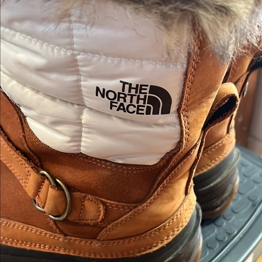 The North Face Tan and White Winter Boots - Picture 2 of 11
